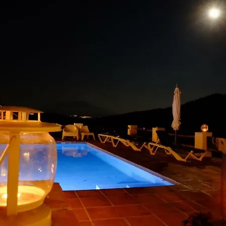 Los Barrancos Bed & Breakfast *